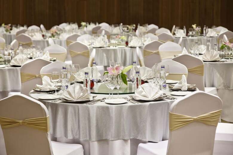 Hotel Muthoot Plaza
