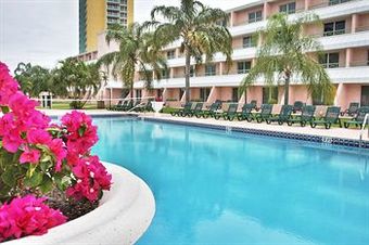 Hotel Castaways Resort And Suites