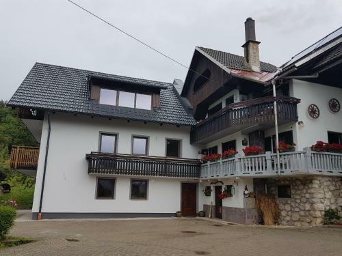 Hostal Apartments Maria