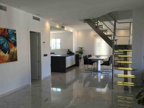 Apartamento Exclusive Duplex Penthouse In Puerto Banus