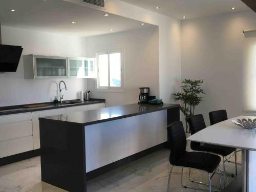 Apartamento Exclusive Duplex Penthouse In Puerto Banus
