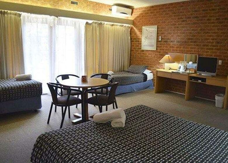 Quality Hotel Melbourne Airport