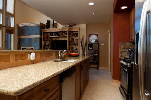 Alpenglow 10 Apartment