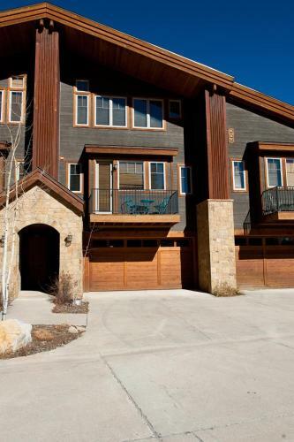 Alpenglow 10 Apartment