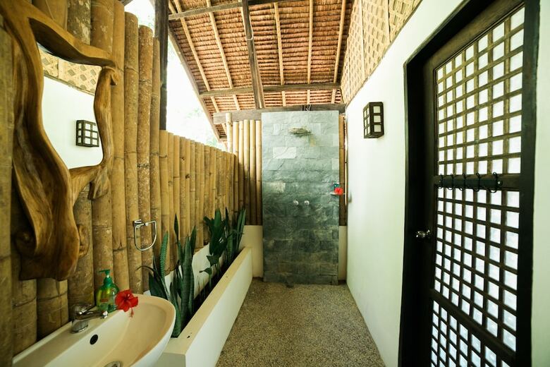 Hostal Fox & The Firefly Cottages