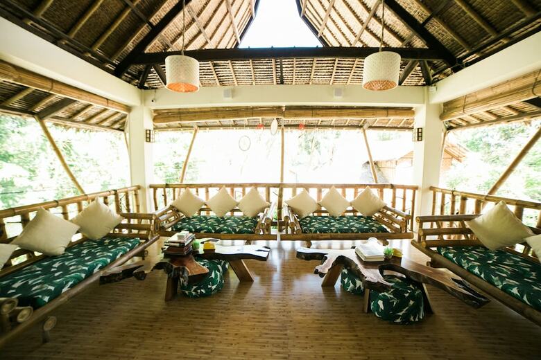 Hostal Fox & The Firefly Cottages