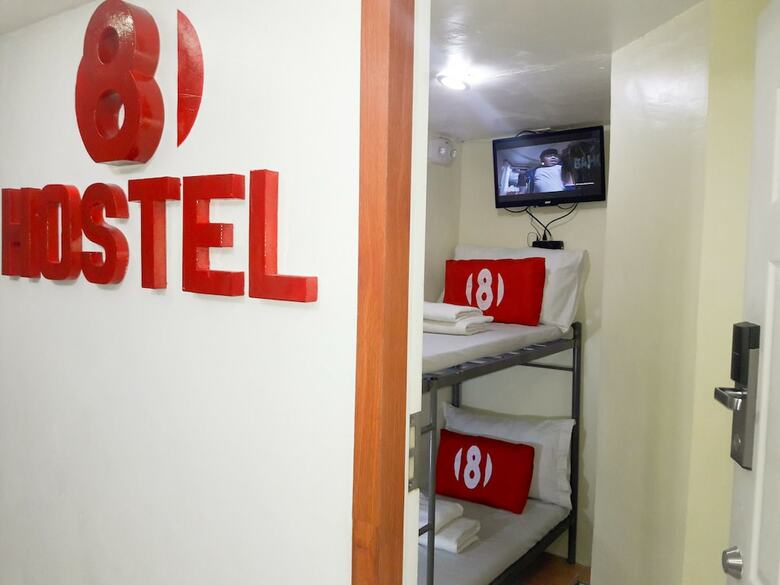 8hostel