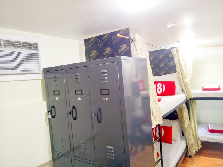 8hostel