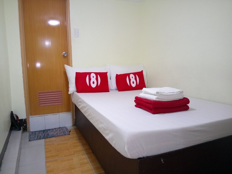 8hostel