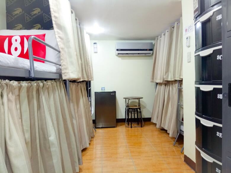 8hostel
