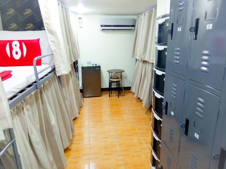 8hostel