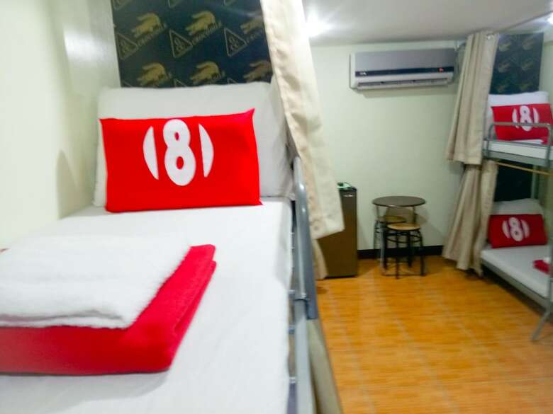 8hostel
