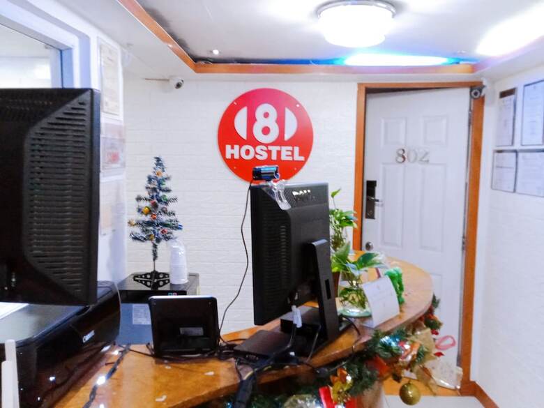 8hostel
