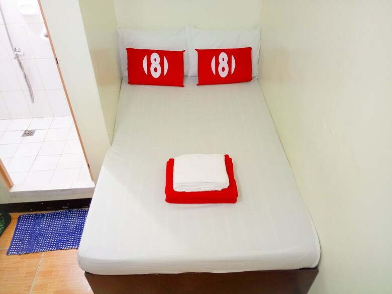 8hostel