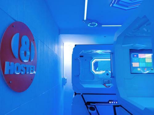 8hostel
