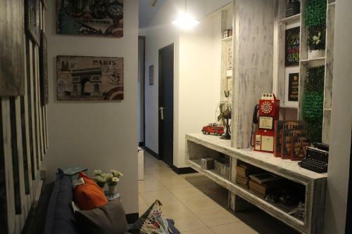 Food District Hostel Cebu Central
