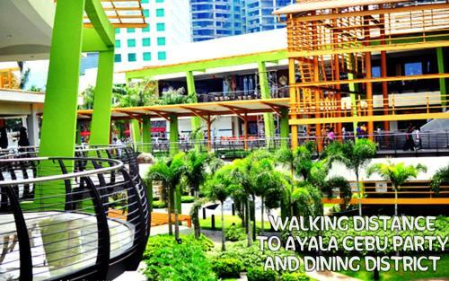 Food District Hostel Cebu Central
