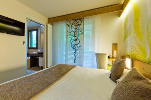 Hotel La Croix De Savoie & Spa