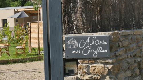 A L'oree Des Cazelles