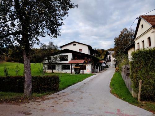 Hostal Apartments Tome