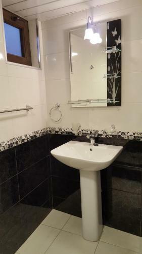 Hostal Binuli House