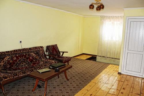 Hostal Mestia Valeris Guesthouse