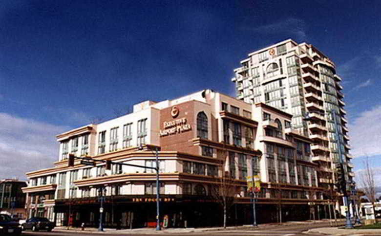 Executive Airport Plaza Hotel & Conference