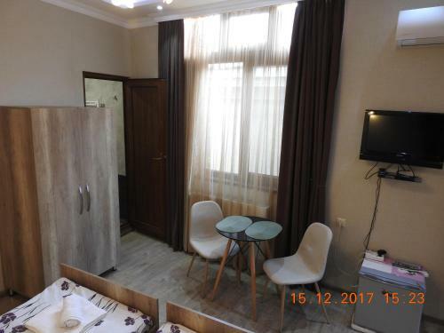 Hostal White Hotel
