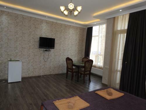 Hostal White Hotel