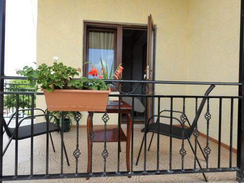 Hostal White Hotel