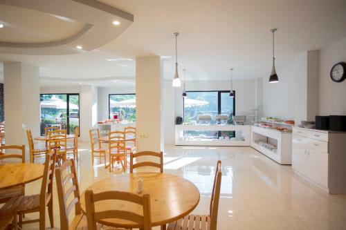 Iveria Elli Hotel