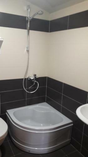 Hostal Guesthouse Edelweiss