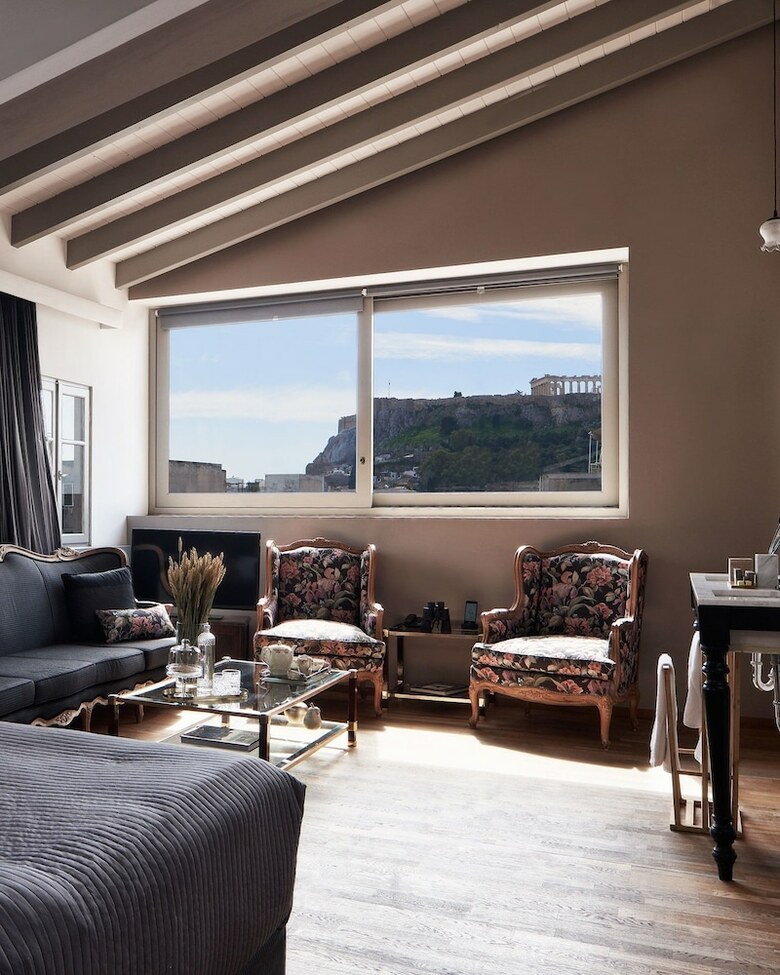 Emporikon Athens Hotel