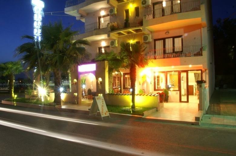 Hotel Tropicana