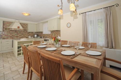 Villa Karydia