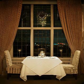 Hotel Edgwarebury Corus