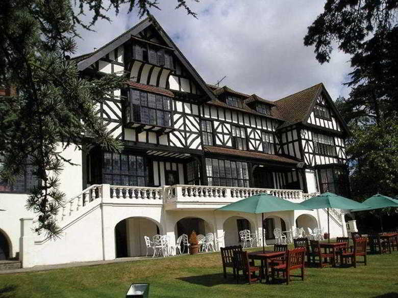 Hotel Edgwarebury Corus