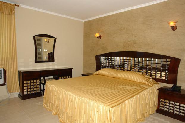 Hotel Bahia Suites