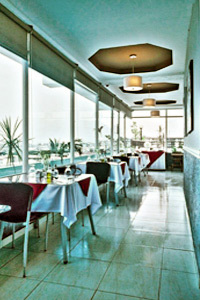Hotel Bahia Suites