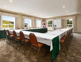 Chateau Nova Hotel & Suites