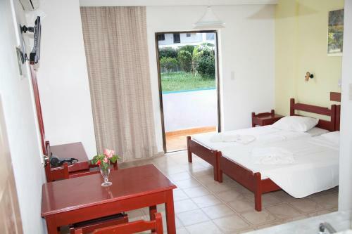 Yiannis Apartments & Studios