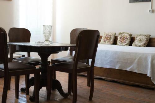 Hostal Antisthenes Guesthouse