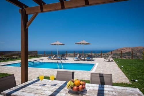 Villa Oikos- "your Cretan House"