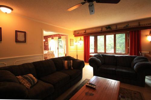 Hickory Manor