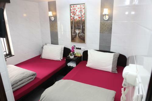 Hostal V Inn