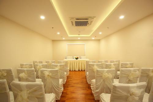 Hotel Starlit Suites