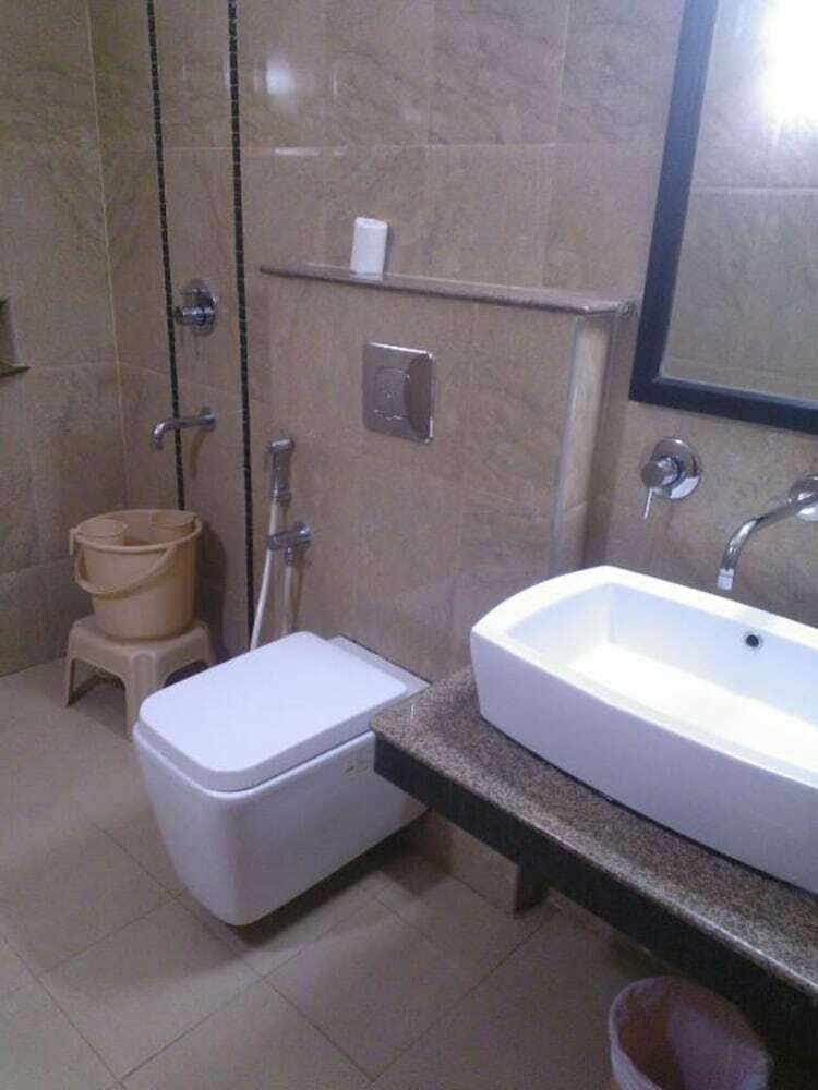 New Woodlands Hotel