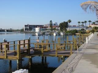 Hotel Barefoot Beach Condo Resort