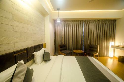 Hotel Grand Elegance