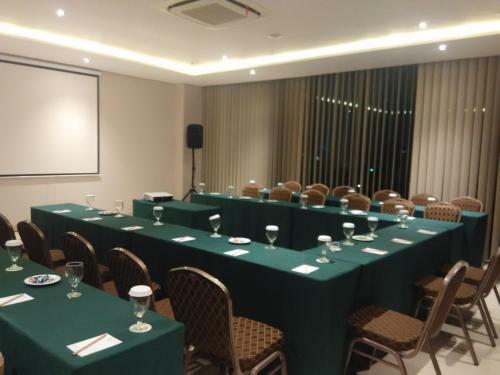 Pasar Baru Square Hotel Bandung, Dhm Associates.